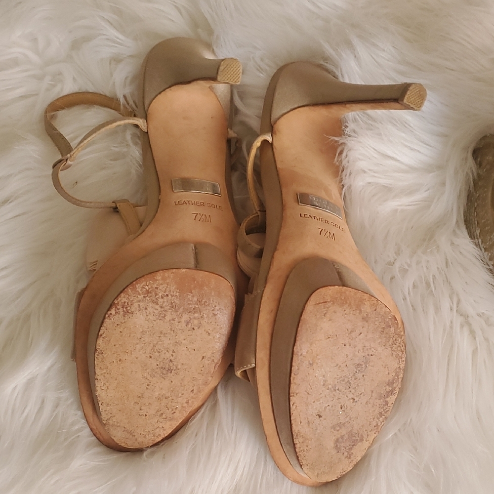 Badgley Mischka Gold Floral Heels - Picture 8 of 12